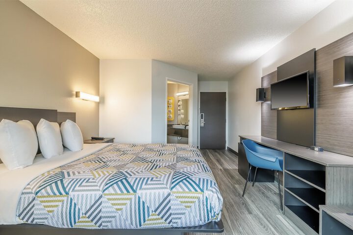 Room 9 of 24