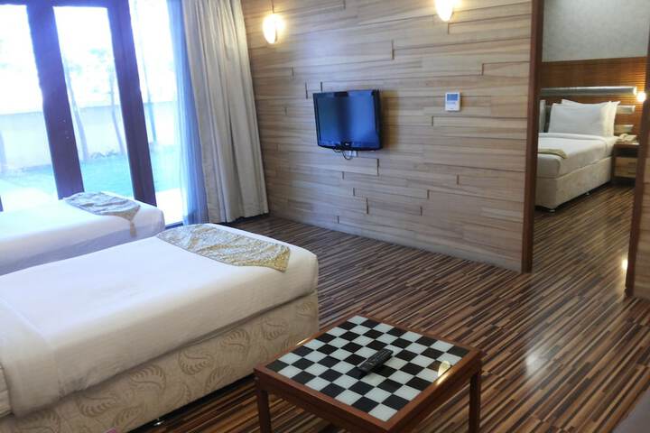 Room 14 of 40
