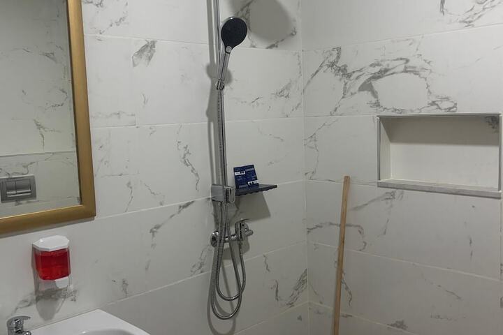 Room 42 of 68