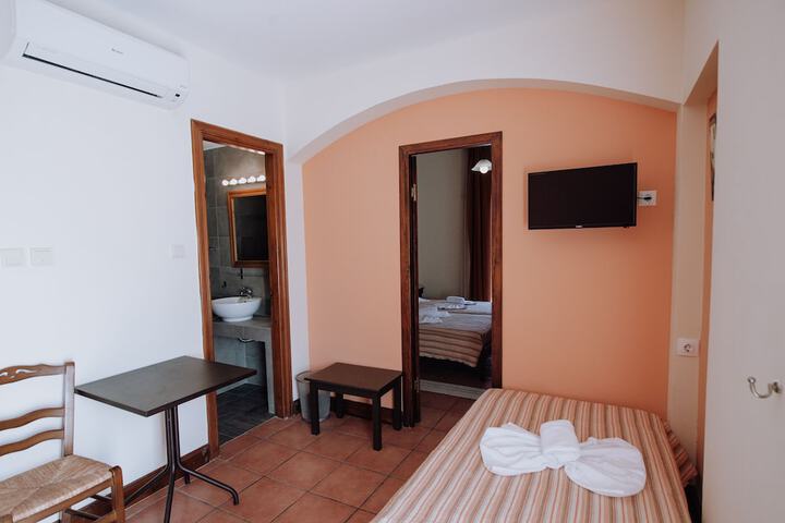 Room 14 of 72