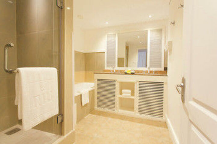 Room 3 of 23