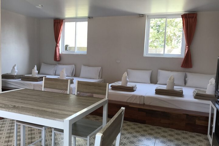 Room 6 of 32