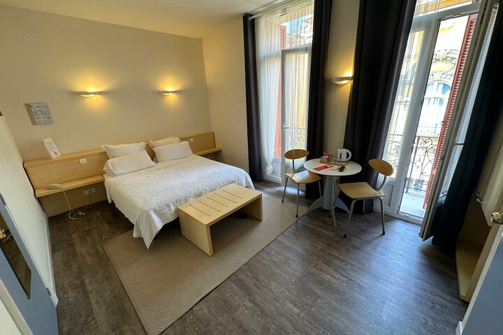 Room 30 of 53