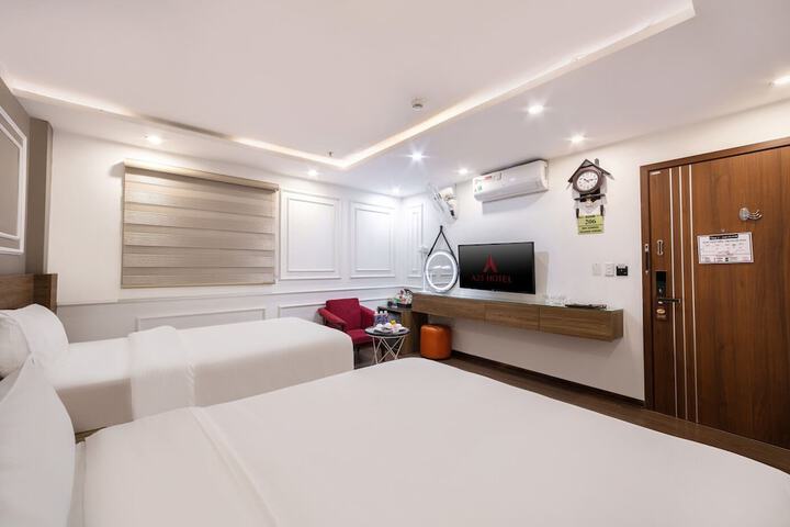 Room 8 of 25