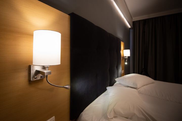 Room 17 of 157