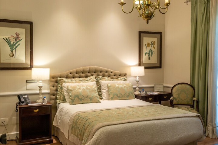 Room 21 of 238