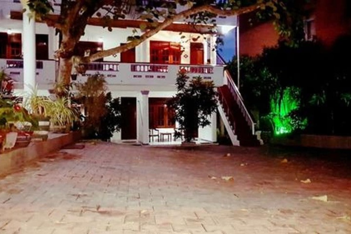 Hotel Exterior 54 of 74