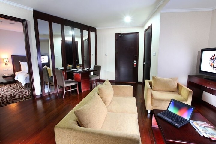 Room 14 of 38