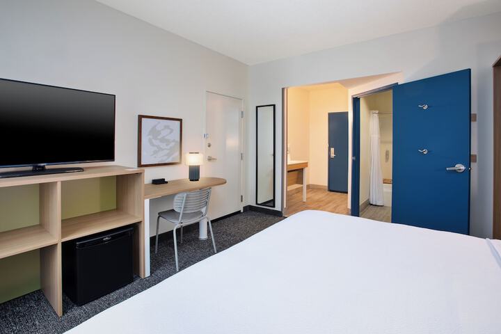 1 King Bed (8 of 15)