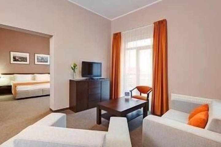 Room 19 of 65