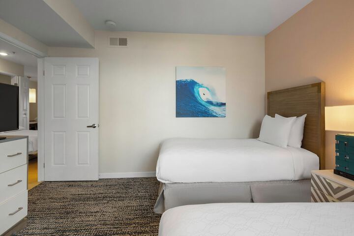 Room 6 of 38