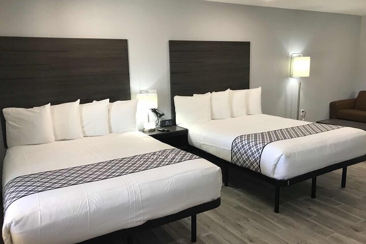 Room 6 of 22
