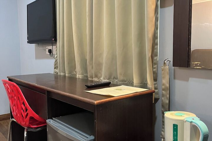 Room 25 of 126