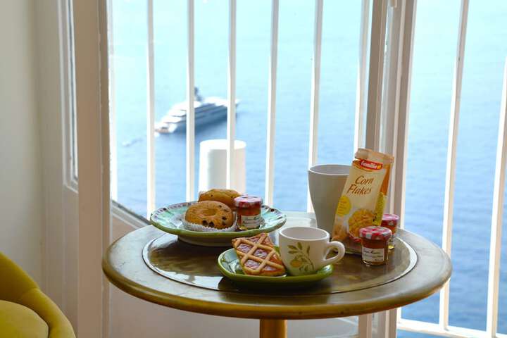 Breakfast/Coffee Service 145 of 221