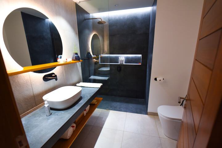 Room 52 of 90