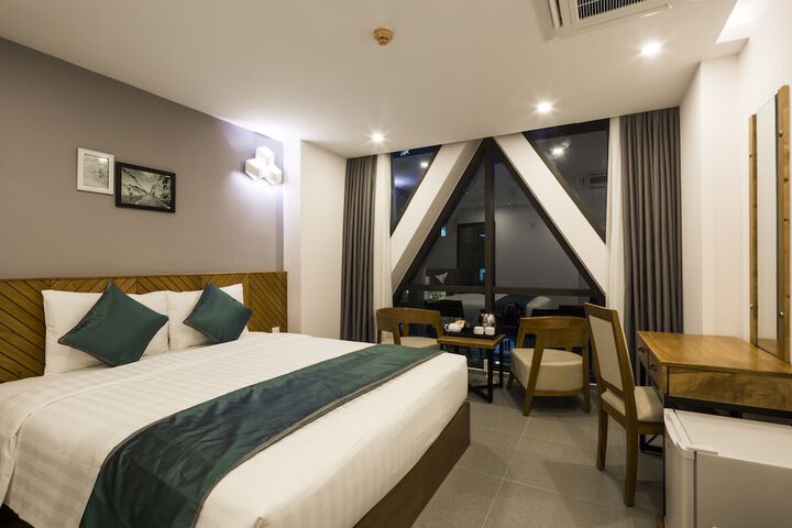 Room 9 of 67