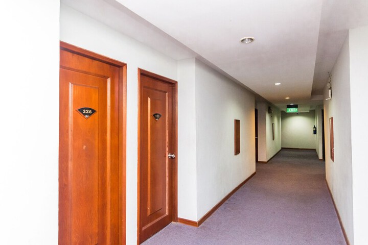 Ballroom/Hall 39 of 50