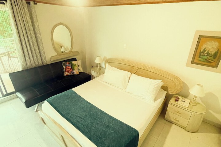 Room 9 of 123