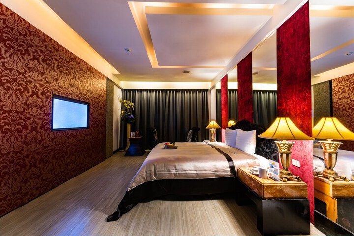 Room 11 of 23
