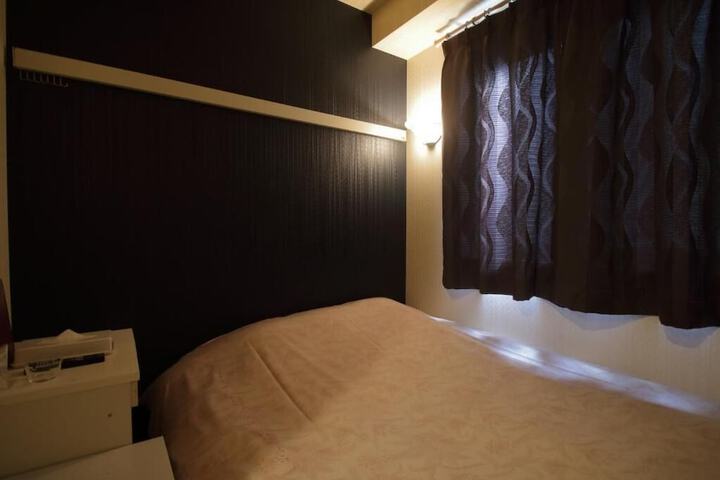 Room 7 of 14