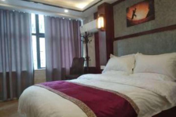 Room 10 of 11