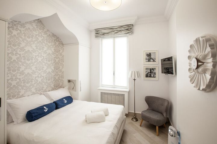 Room 32 of 89