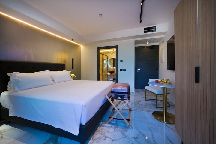 Room 51 of 97