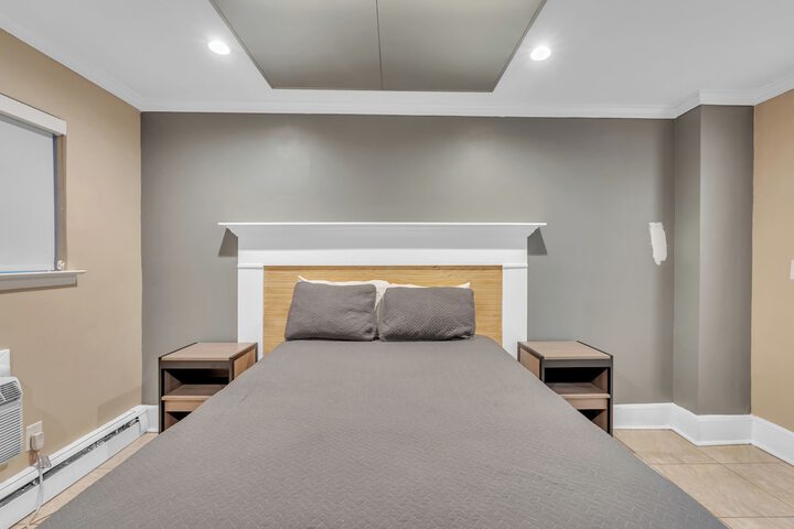 Room 18 of 29
