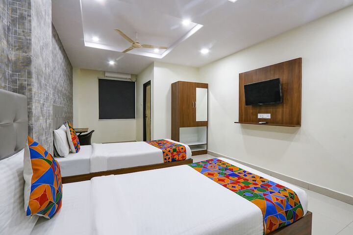 Room 32 of 39