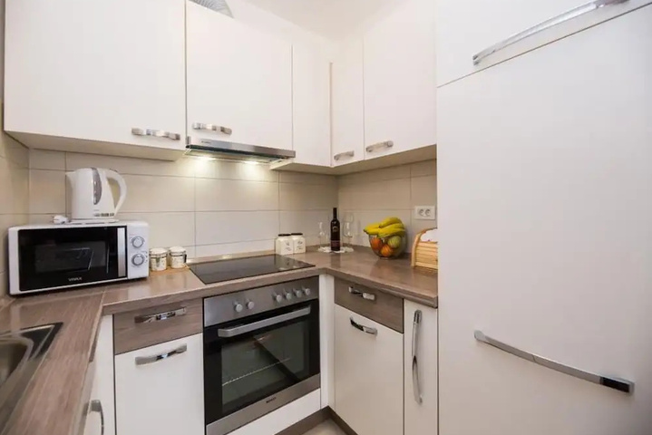 Hero Image 1 of 5