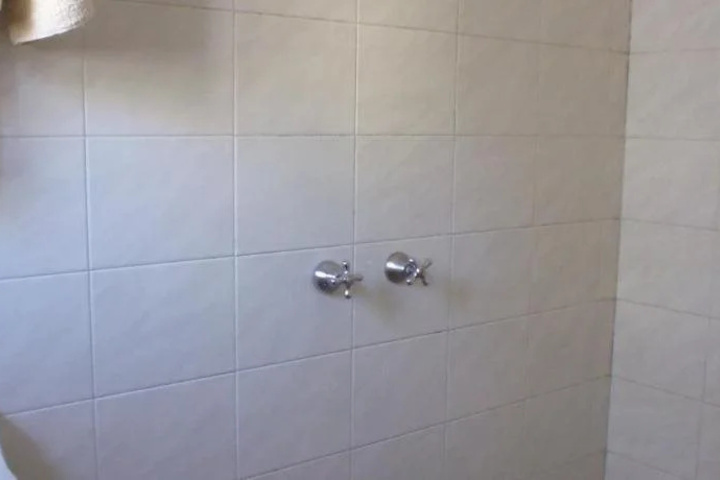 Room 8 of 14