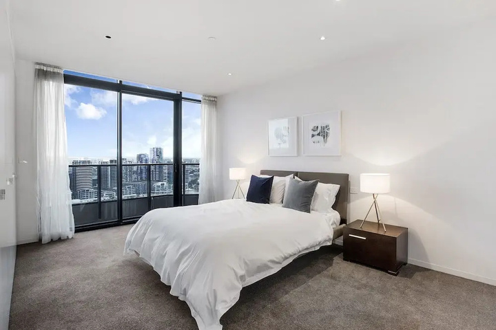 Room 2 of 10