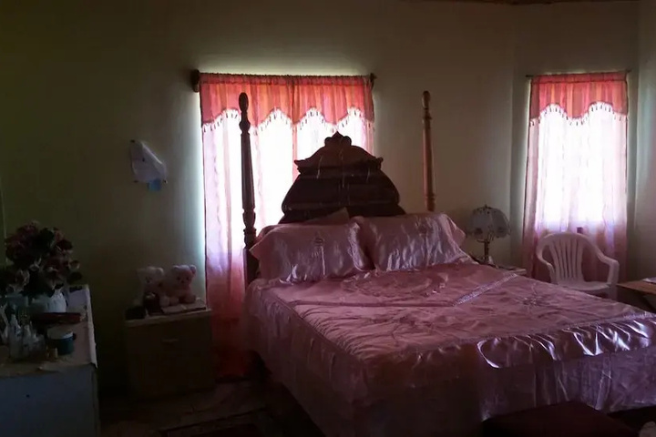 Room 5 of 13