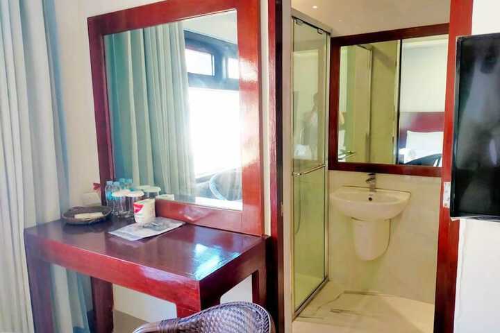 Room 28 of 41