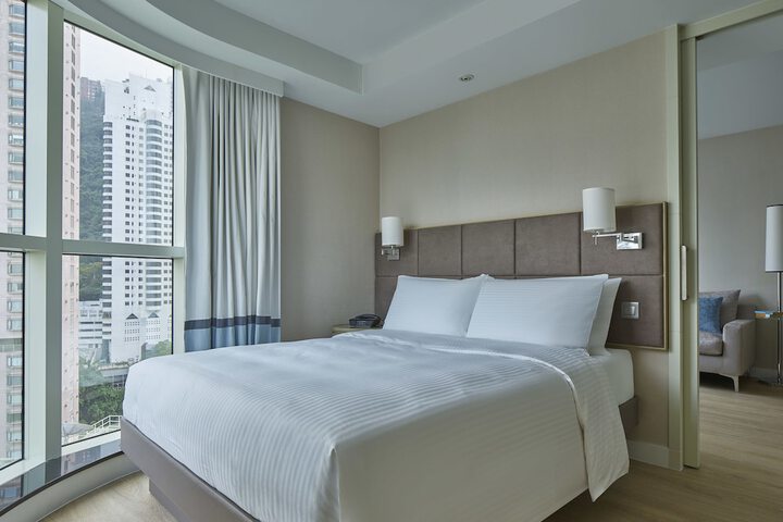 Room 4 of 18