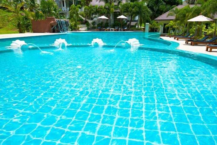 Pool Hotel