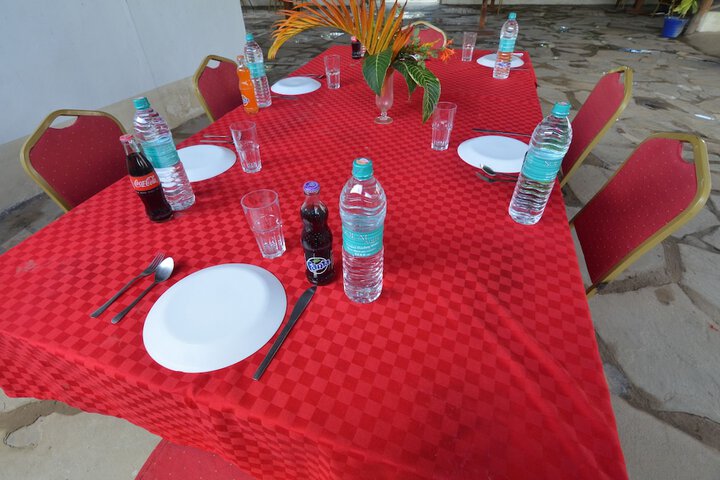 Dining 34 of 41