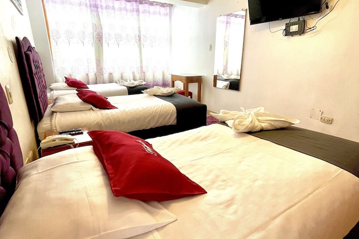Room 4 of 15