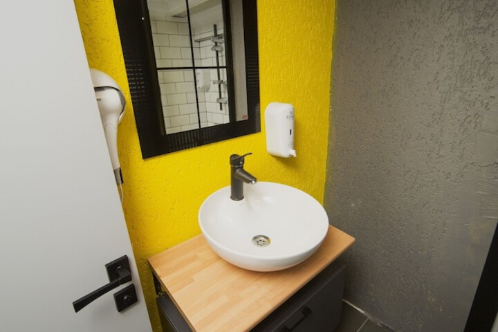 Room 48 of 60