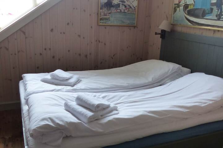 Room 5 of 142