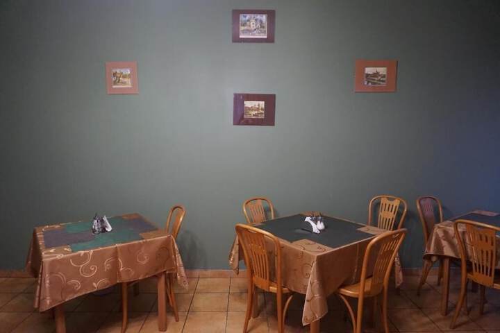 Dining 49 of 60