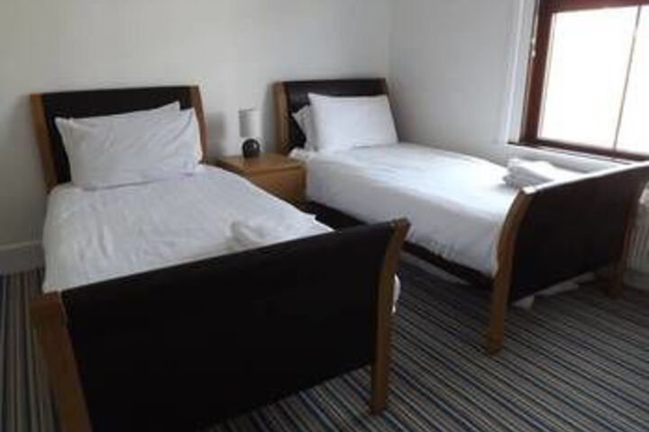 Room 8 of 17