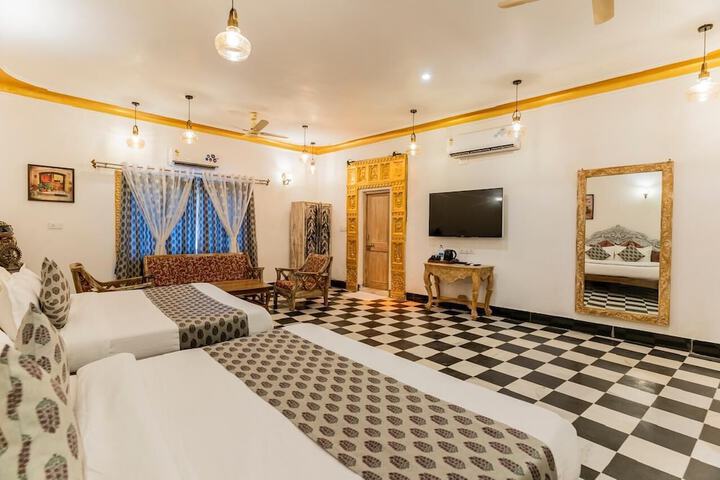 Room 10 of 35