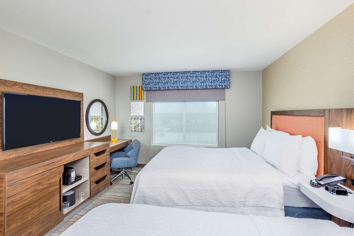 2 Queen Beds Hearing Accessible (10 of 12)