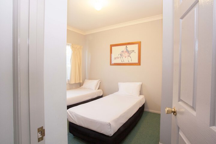 Room 3 of 44