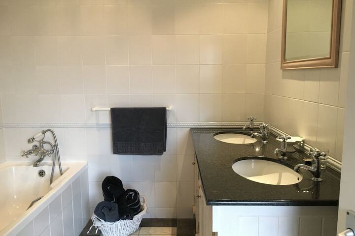 Room 17 of 26