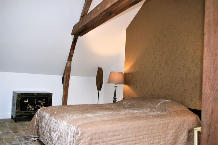 Room 7 of 10