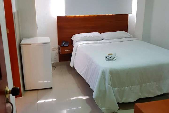 Room 9 of 25