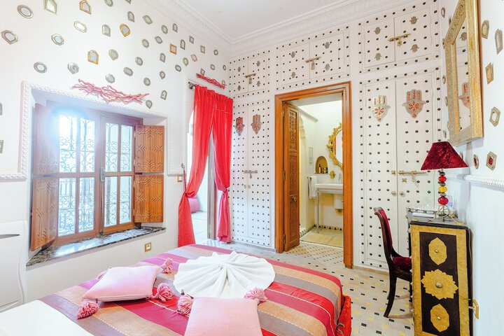 Room 9 of 48