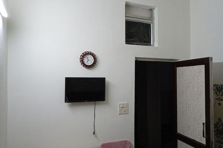 Room 2 of 12